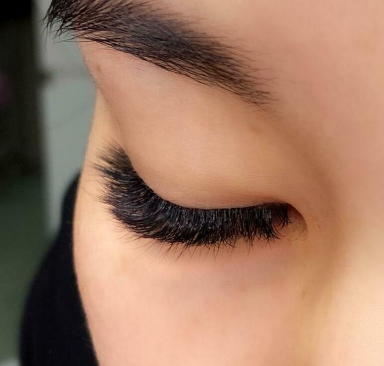 Наращивание Ресниц Тройной объем